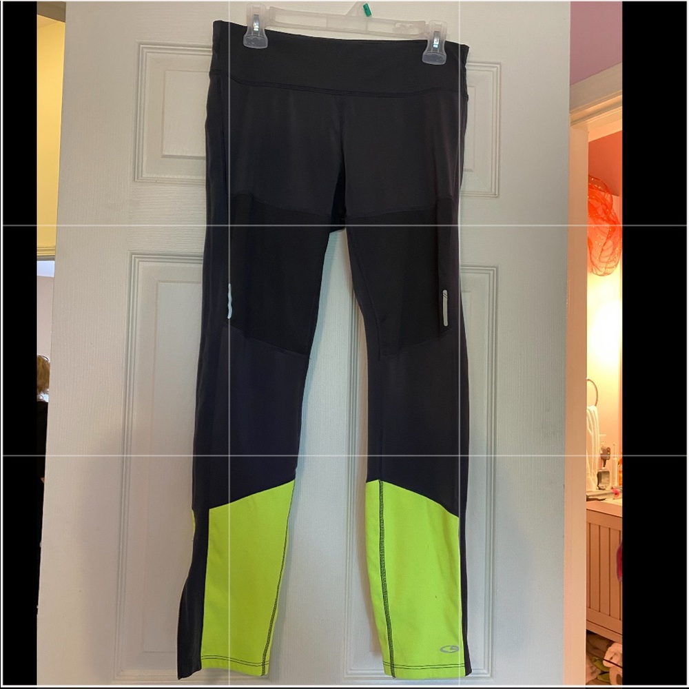 Running tights with reflectors